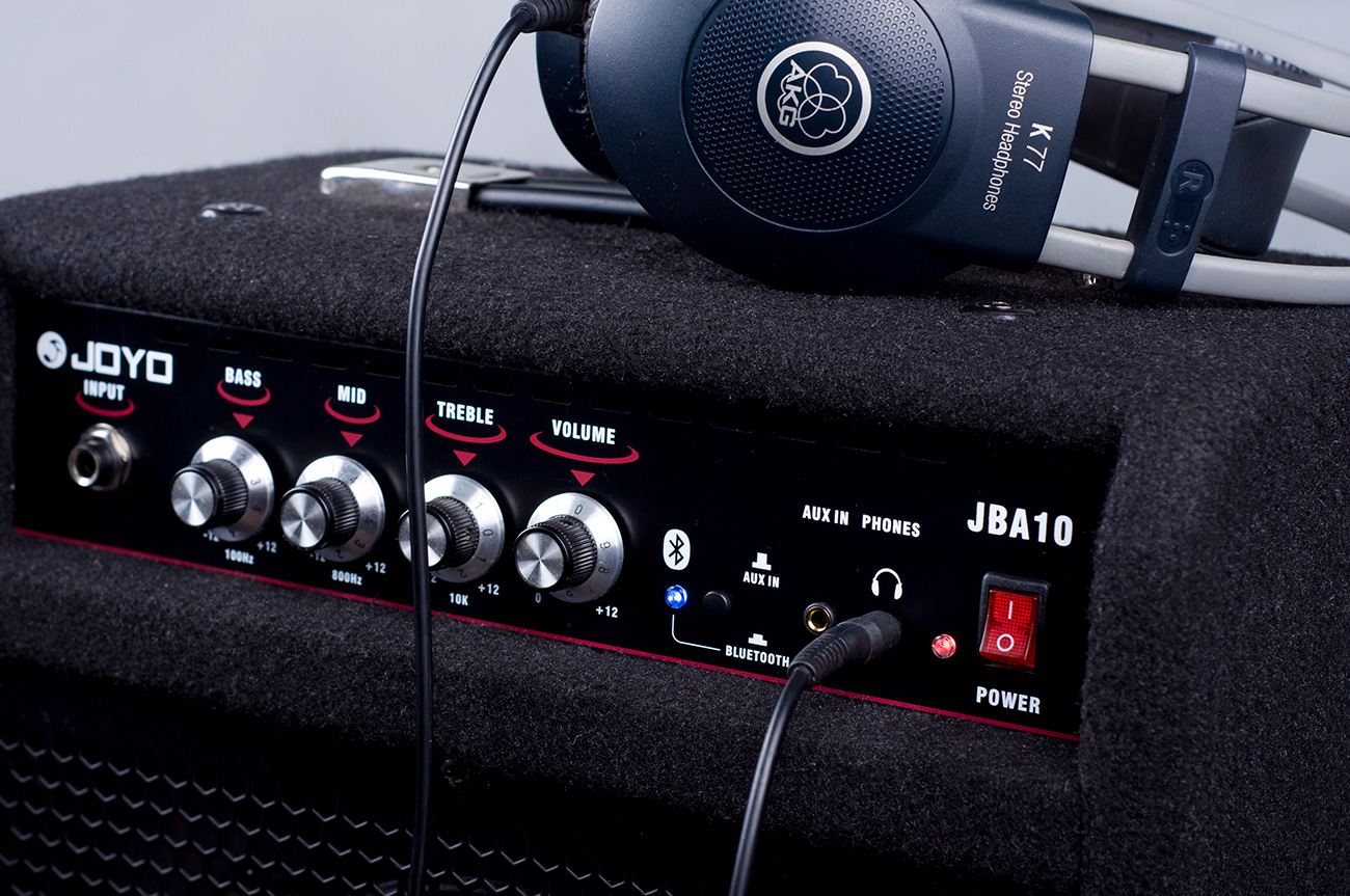 картинка JBA10 Комбоусилитель для бас-гитары, 10Вт , Joyo от магазина prostore.me