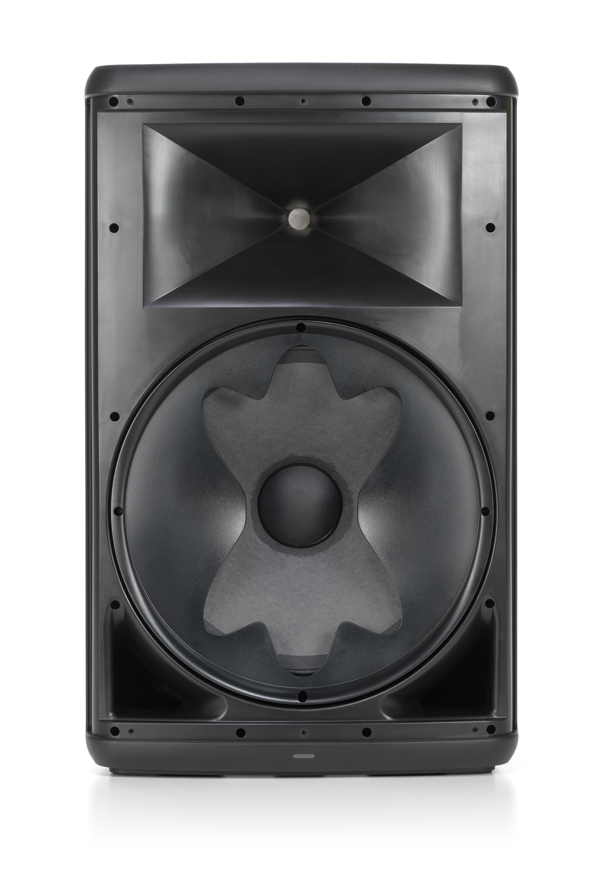 JBL EON715 активная 2-полосная 15" АС c Bluetooth, Мощность 650Вт RMS/1300 peak. купить в prostore.me